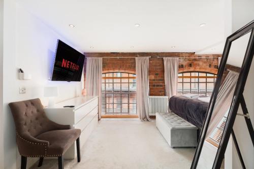 High End Luxury Townhouse in JQ, 4 Bedrooms, Flat screen TV in all rooms, Free Parking, Near Birmingham City Centre DEPOSIT REQUIRED, Birmingham (zdjęcie 9)