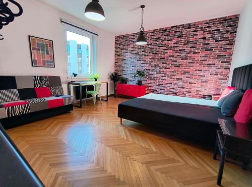 Big Stay - 4 Bedroom, 2 Bathroom Old Town Apartment with AC, Bratislava (fotografie 10)
