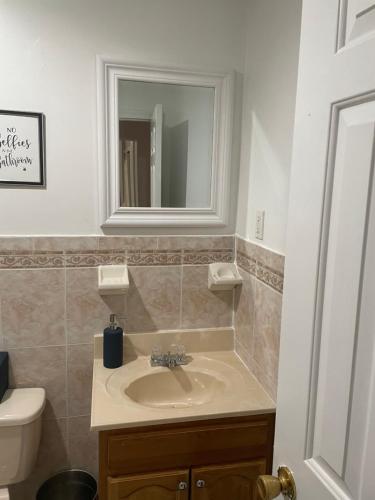 Luxurious 3 bedrooms APT with Master 2 bathrooms in Locust Manor, USA