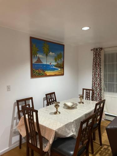 Luxurious 3 bedrooms APT with Master 2 bathrooms in Locust Manor, USA