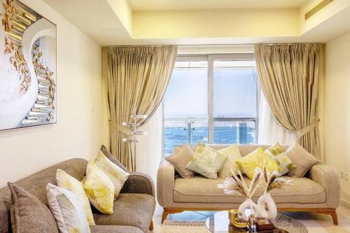 Lux two br w Sea Views from rooms in Dubai Marina, Dubaï (photo 9)