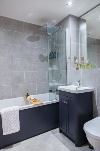 1 Bedroom Flat - Long Term Stay Rates-Contractors-Professionals-Relocation, Лидс (фото 8)