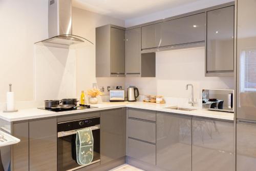 1 Bedroom Flat - Long Term Stay Rates-Contractors-Professionals-Relocation, Лидс (фото 10)