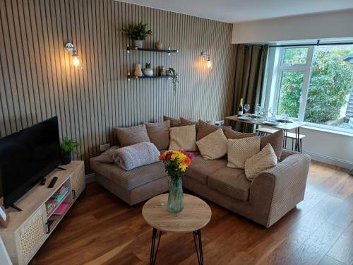 Sunlit garden bungalow - Sedgemoor