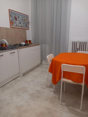 Konyha, 50 négyzetméteres, 1 hálószobás Apartman 1 fürdőszobával Falconara Marittima területén (FINESTRA SUL CORSO) near Ancona Falconara repülőtér