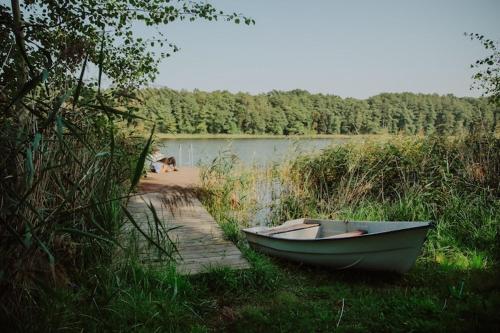 Holiday Home by Lake Kl pnicko with Pier