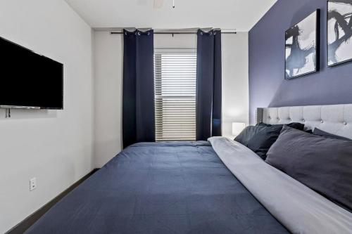 1BR Pool Free Wi-Fi Free Parking Gym thumb 4