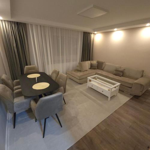 S-Lux apartman
