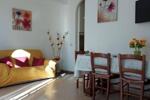  Comfortable apartment, near city and sea, Unterkunft in Stadtviertel Acilia