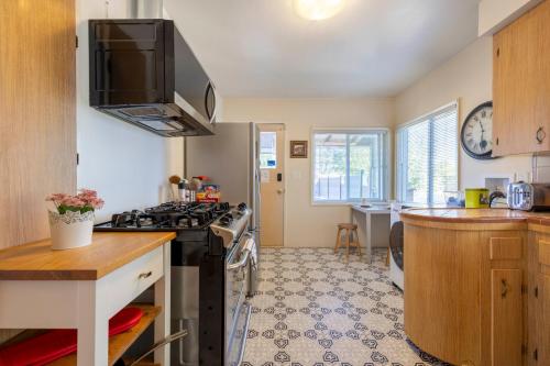 Scenic and Radiant Haven in the Heart of Vancouver in Vancouver, Canada
