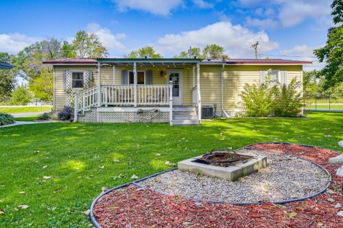 . Lake Views & Fireside Bliss: Cecil Cottage w/ Yard