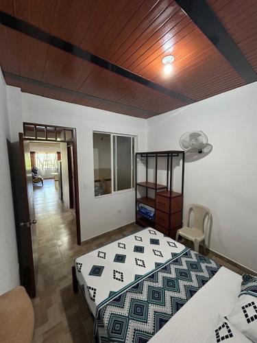 COMODO APARTAMENTO CENTRAL EN BARRIO SEMI RURAl near La Vanguardia Airport