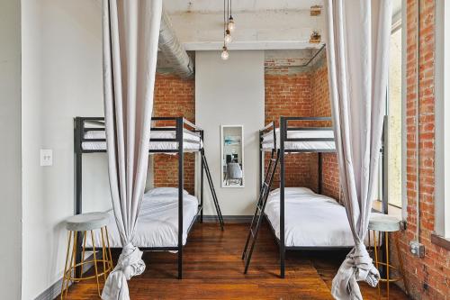 Modern Luxury 2B Loft, Gym-Pool-Free Valet Parking in Dallas, USA