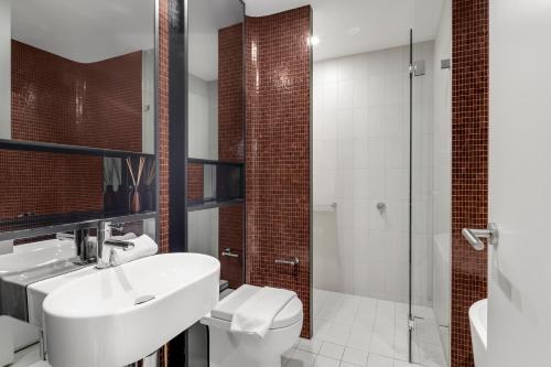 Absolute Waterfront Retreat in Barangaroo! - image 7