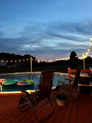 Fun house farm style with pool in Clayton, USA