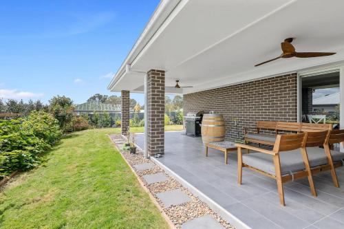 Pineapple House Furry Friends Welcome - Cessnock