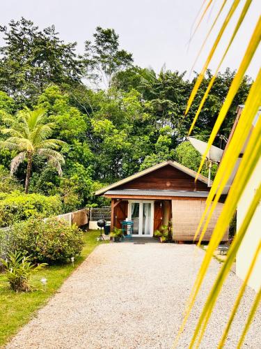 Tampilan eksterior, La Villa Louisia in Matoury