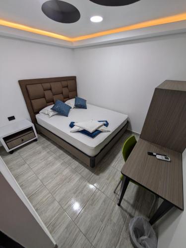 1 queen bed