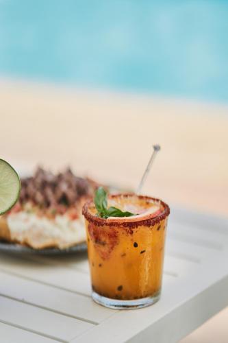 604006890 Ysuri Sayulita - Beachfront Hotel