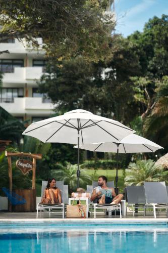 604007068 Ysuri Sayulita - Beachfront Hotel
