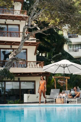 604007085 Ysuri Sayulita - Beachfront Hotel