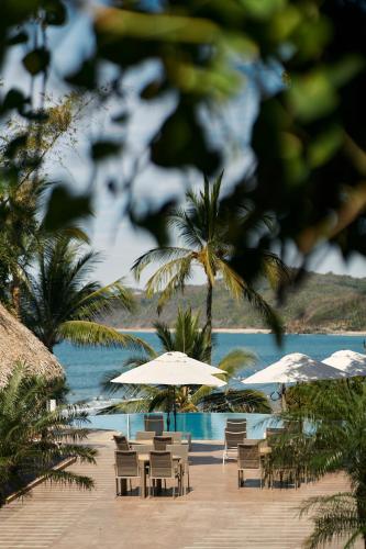 604007101 Ysuri Sayulita - Beachfront Hotel
