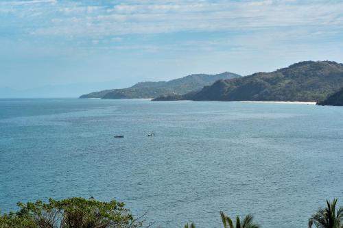 604007165 Ysuri Sayulita - Beachfront Hotel