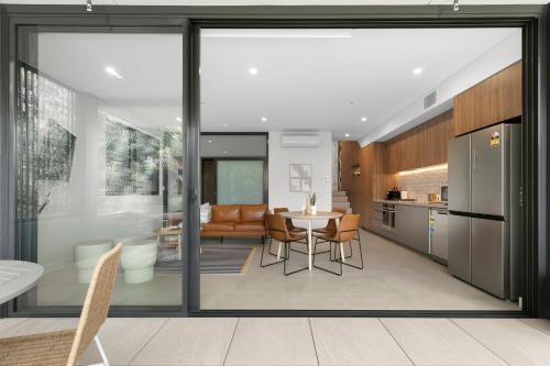 Coogee Beachside Hideaway 3 - image 11