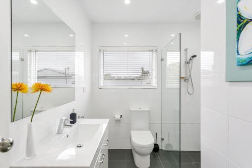 108 Morrison - Beach Views - No Linen Included