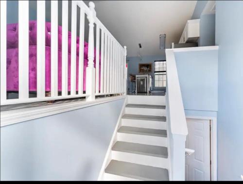 QUEIT NEWLY FURNISHED COZY 3 BEDROOM HOME VERY CLOSE TO MANY HOSPITALS AND MUCH MORE in Lithonia, USA