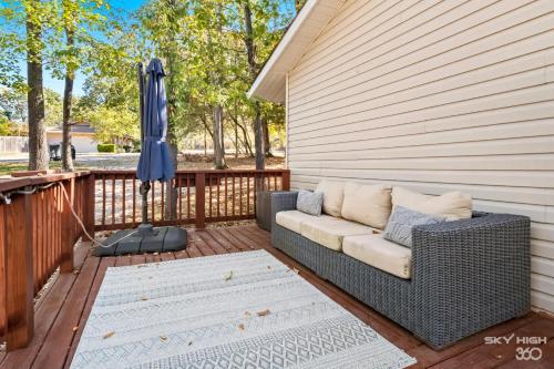 Blueberry Escape-Lakefront Family Cabin on Beaver Lake in Lowell, USA
