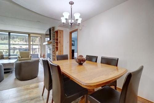 MP504 MP506H Mountain Plaza 2BR 3BA condo in Copper Mountain, USA