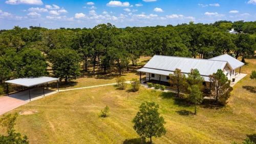 Pecan Farm Haus - image 27