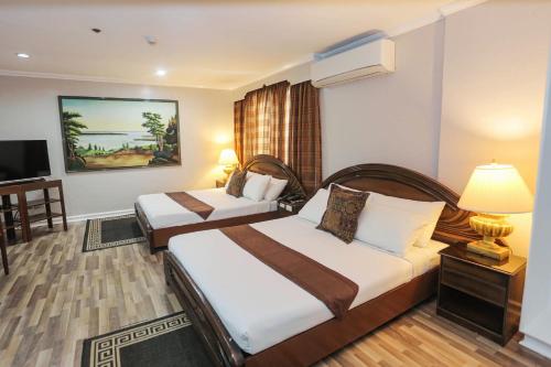 Holiday Plaza Hotel - Cebu Room Type - Suite
