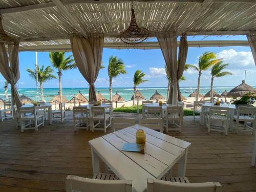 Departamento 5, Tulum Country Home, con Muelle de Pesca, Club de Playa, Alberca, Cenote y Campo de Golf, Akumal in Tulum, Mexico