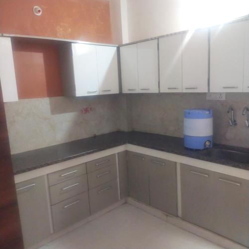 Two-Bedroom House image 3
