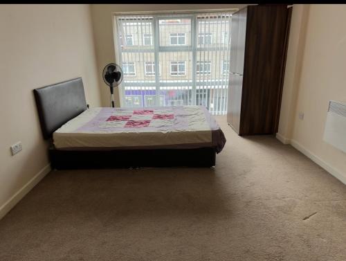 Modern fully furnished with shared bathroom