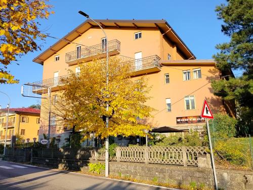 . Hotel Veles