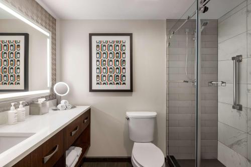 King Room image 10