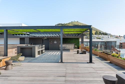 Skyline Penthouse Private Pool & Rooftop Oasis - image 13