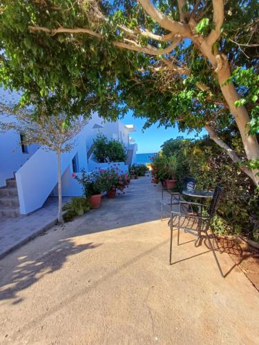 Nautilus Apartments in Vrachasi