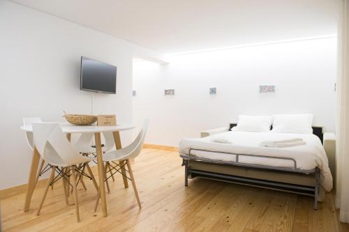 One-Bedroom Apartment image 4