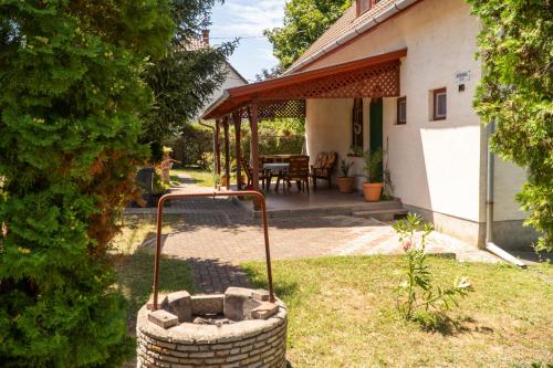 Garden, Mazsola Vendeghaz in Tamási