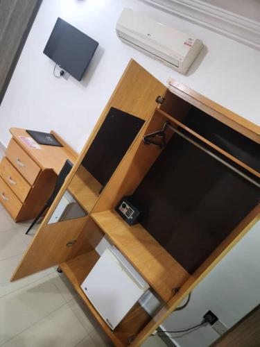 Ne-yo hotel & rv lodges