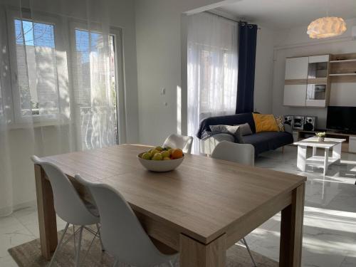 2 bedrooms, 4 beds