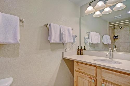 CM247H Copper Mtn Inn Hotel Room in Copper Mountain, USA