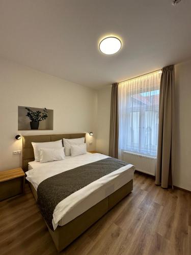 Double Room image 3