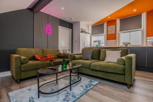 Beautiful 2 Bedroom Flat Next To Brighton Beach With Free Parking