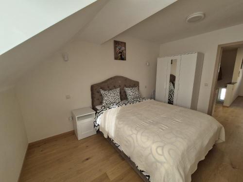 Cosy duplex in center of Brussels, Брюссель (фото 8)