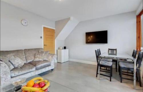Stylish 3 bed flat in Greenwich, Londra